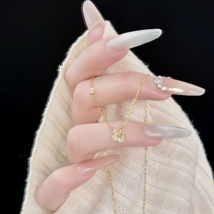闪钻花朵项链女轻奢小众设计感锁骨链2026年新款爆款甜美气质颈链