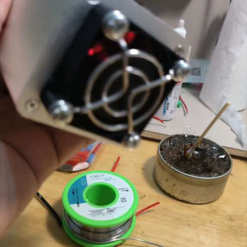 议价-120瓦泵浦源激光器迷你版，内置电池，可外接电源增加续航，