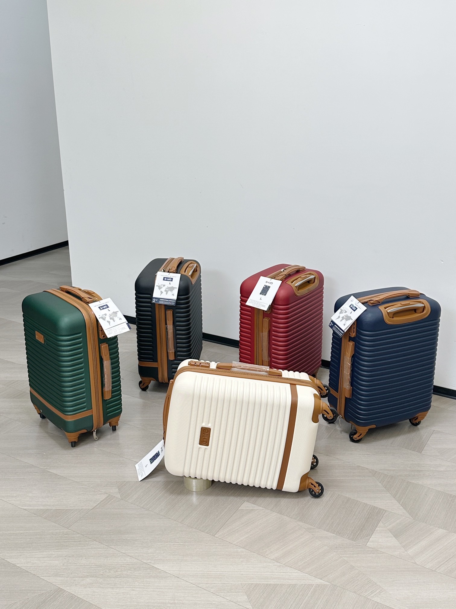 品牌订单剩余男女同款旅行箱拉杆箱静音密码箱耐用万向轮旅行箱