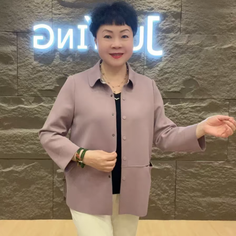 2025春秋中老年妈妈短款风衣女纯色休闲外套翻领时尚薄款开衫上衣