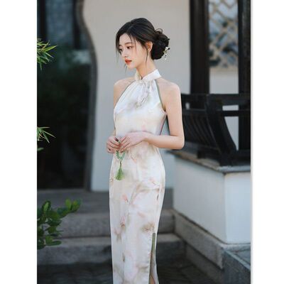 索宇年轻性感女款2025少新中式长款新款时尚改良旗袍现代挂脖春夏