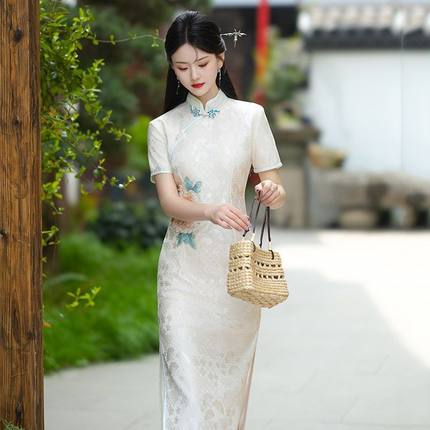 爱旗长款气质中式年轻改良旗袍新款2024加走秀款国风款女修身复古