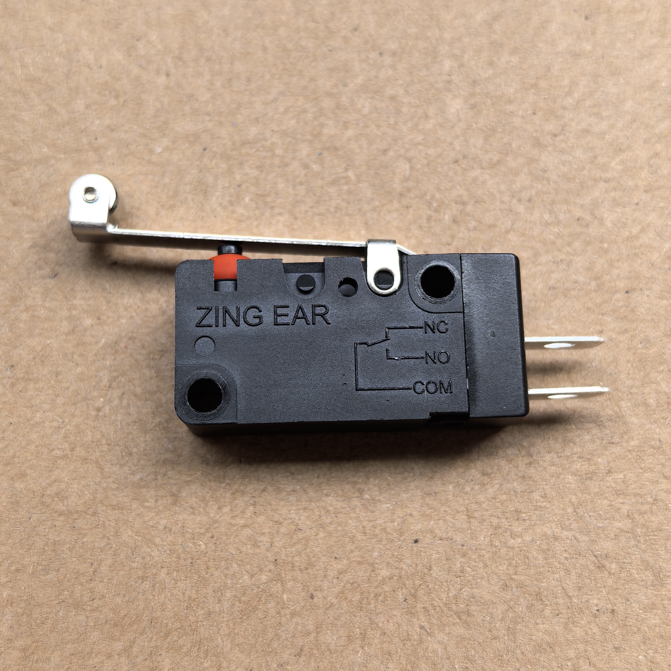 G5W11-2C防水微动开关小型自复位行程限位开关2脚防油防尘常开5A