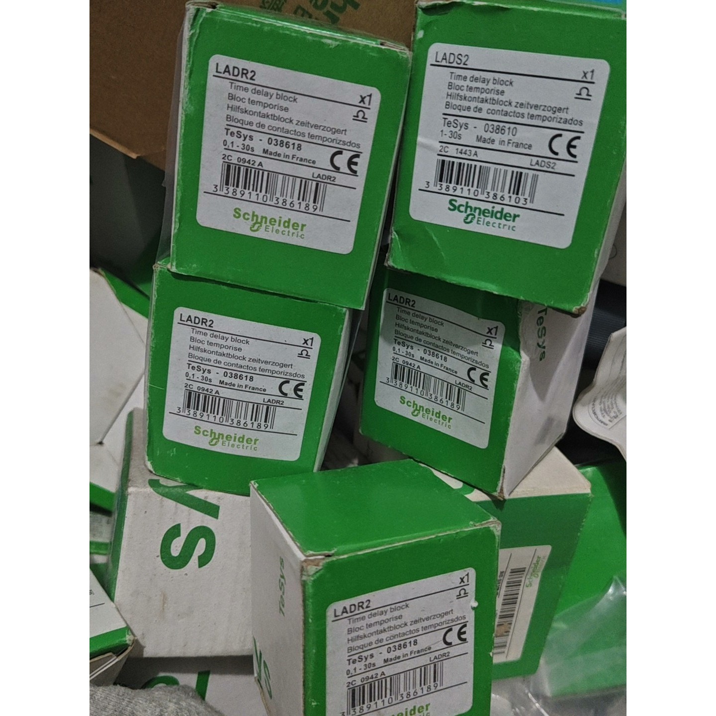 (议价)施耐德接触器延时头 LADR2 接触器延时模块 原包装 全新询