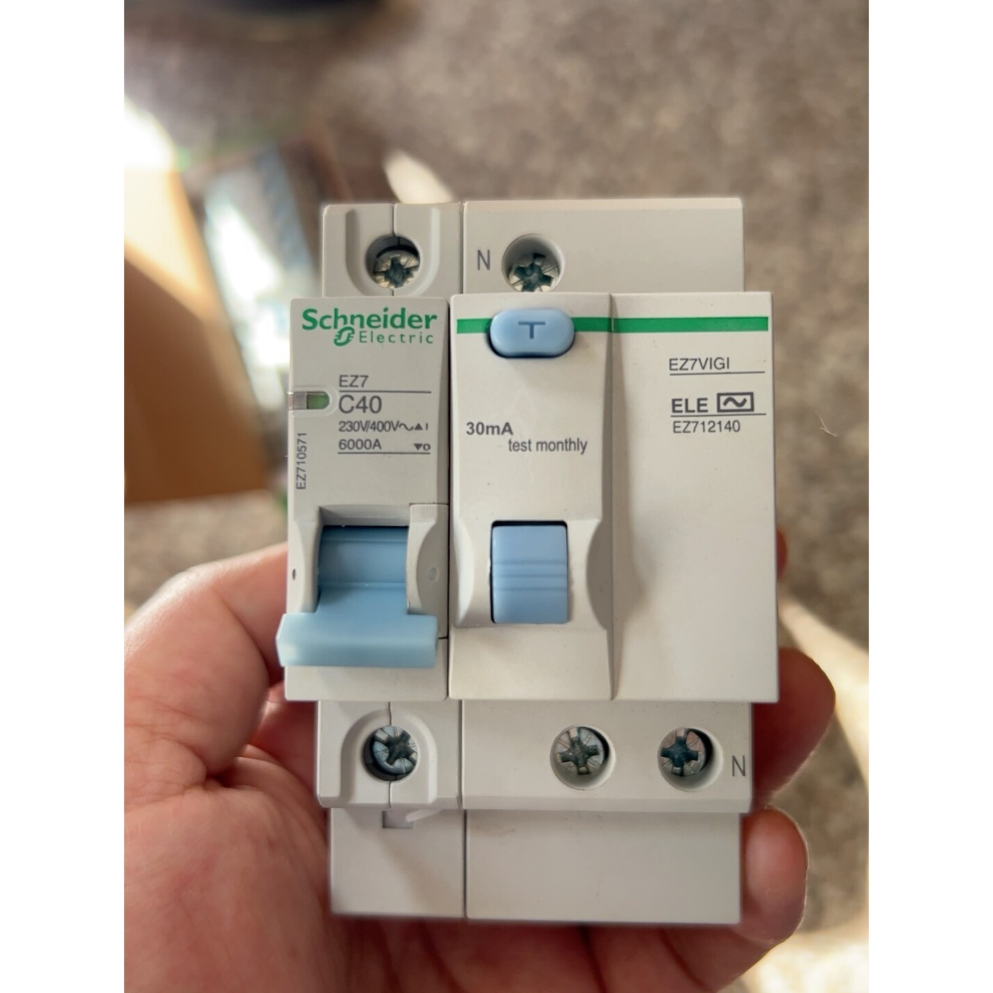 (议价)全新正品施耐德EZ7漏电保护器1P+N40A带空气开关断路器询价