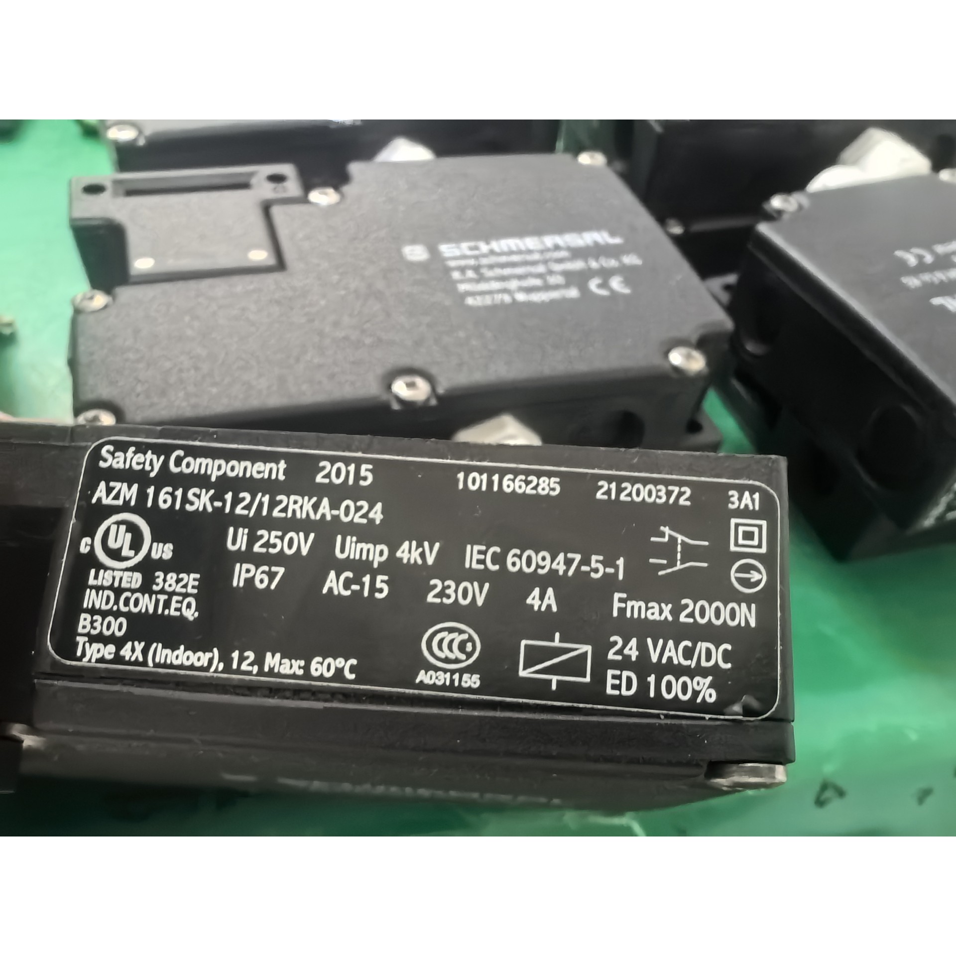 (议价)原装进口施迈赛电磁安全门锁开关 AZM 161SK-12/1询价