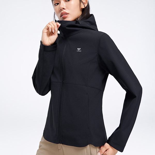 防泼水户外软壳衣女款25年春季薄绒连帽徒步登山外套夹克修身运动
