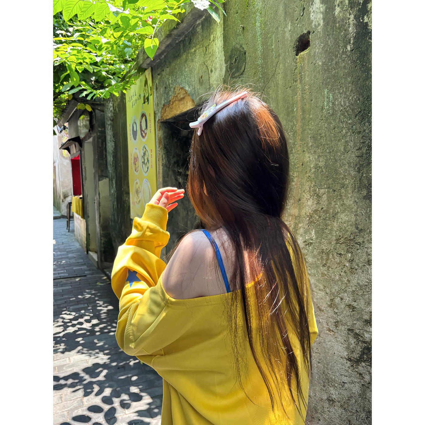 美式高街黄色星星斜肩卫衣女春秋季大童初中高中学生长袖露肩上衣