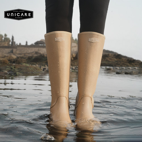 时尚高筒雨靴街边户外涉水踩雪靴