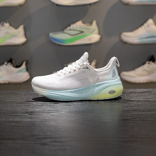 李宁女子凉爽软弹防滑休闲鞋