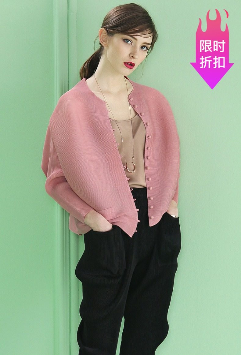 三宅褶皱2020年春季爆款时尚包扣纯色大码艺术百搭外套一生蝙蝠袖