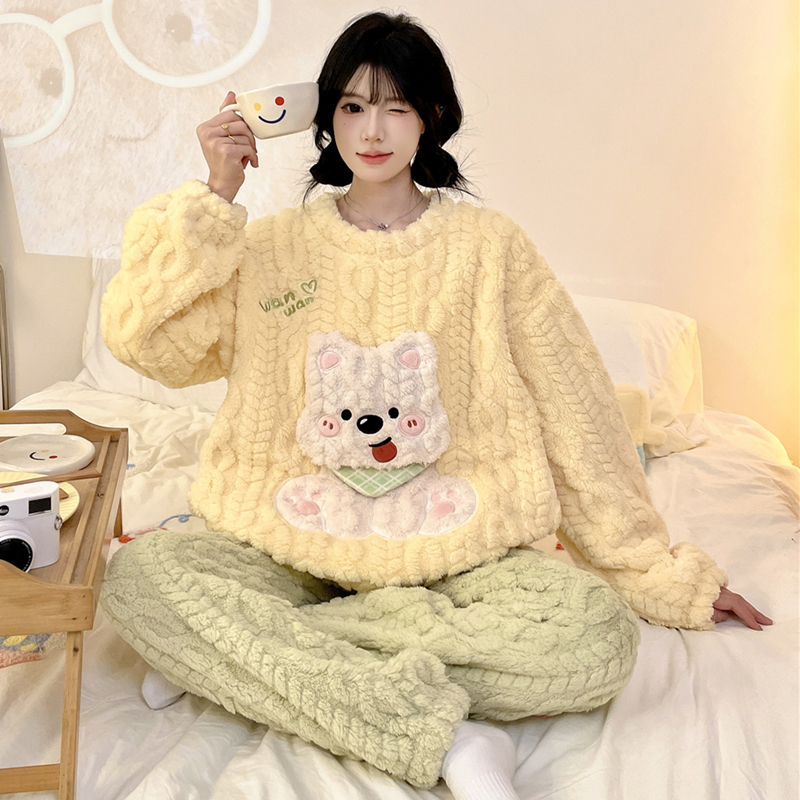 珊瑚绒可爱毛绒小狗保暖睡衣少女