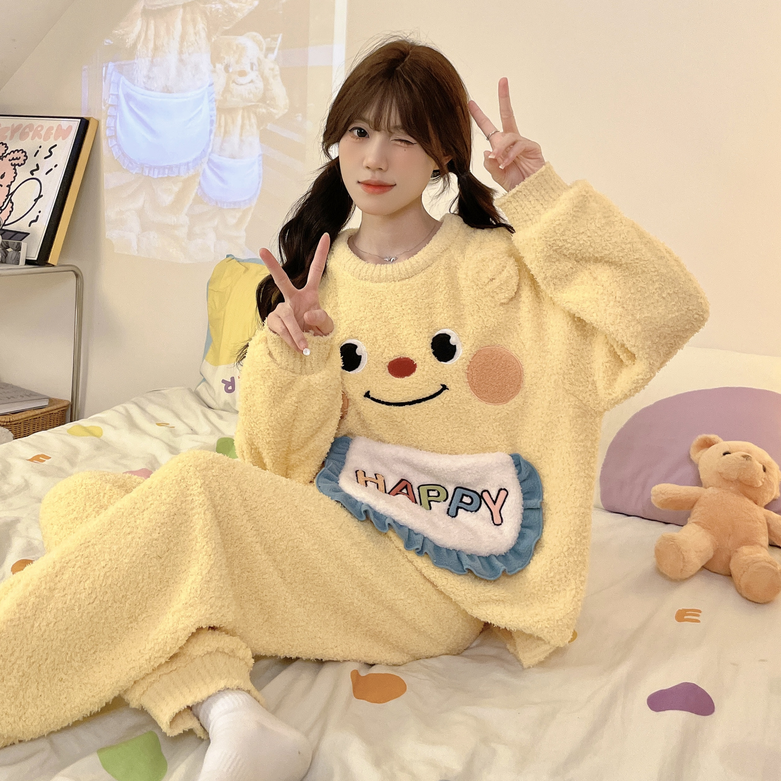 可爱黄油小熊半边绒睡衣保暖圆领