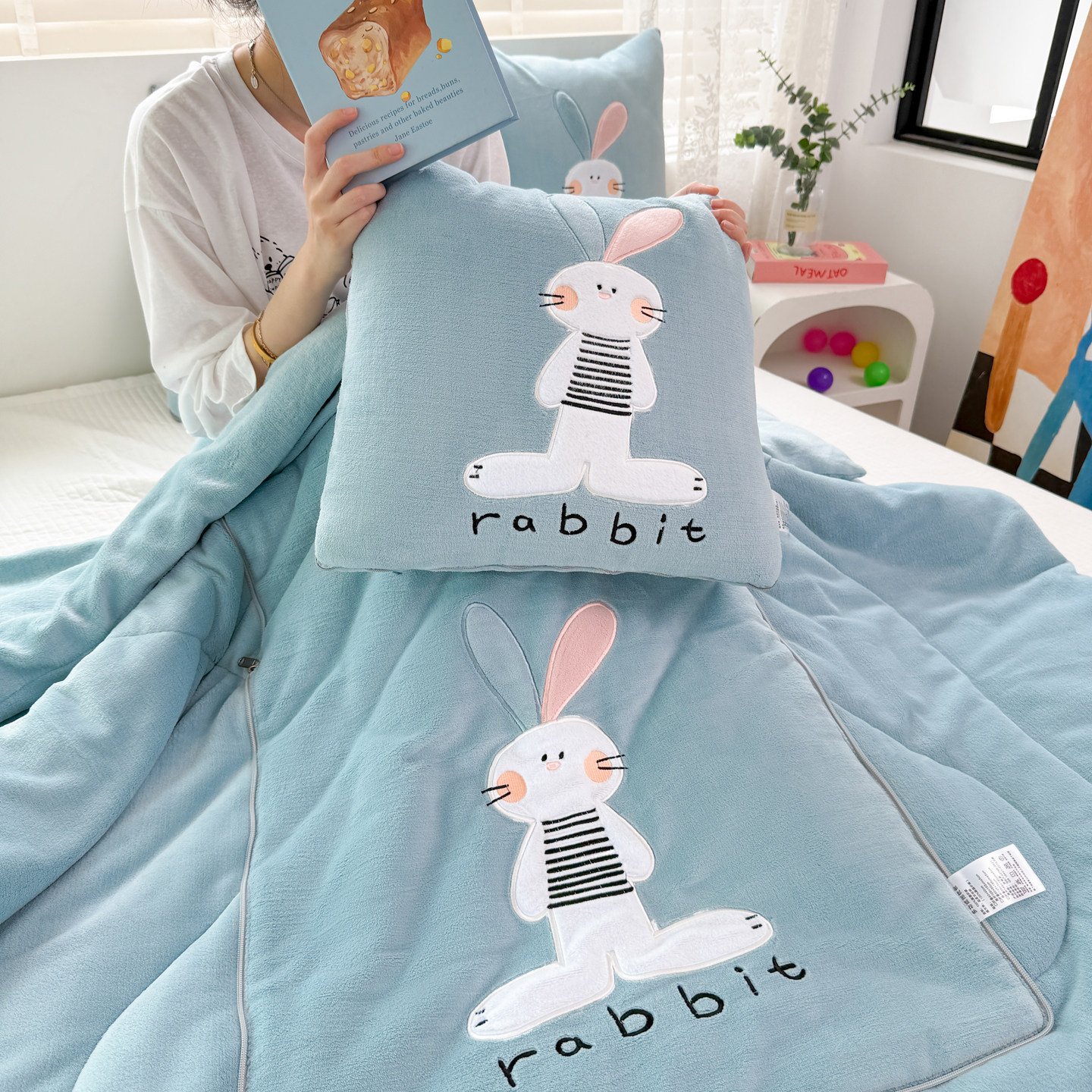 卡通兔子折叠抱枕被子两用冬季加厚绒保暖多功能汽车上靠枕二合一,居家布艺,抱枕被,淘宝优惠券,粉丝福利购,淘宝优惠卷