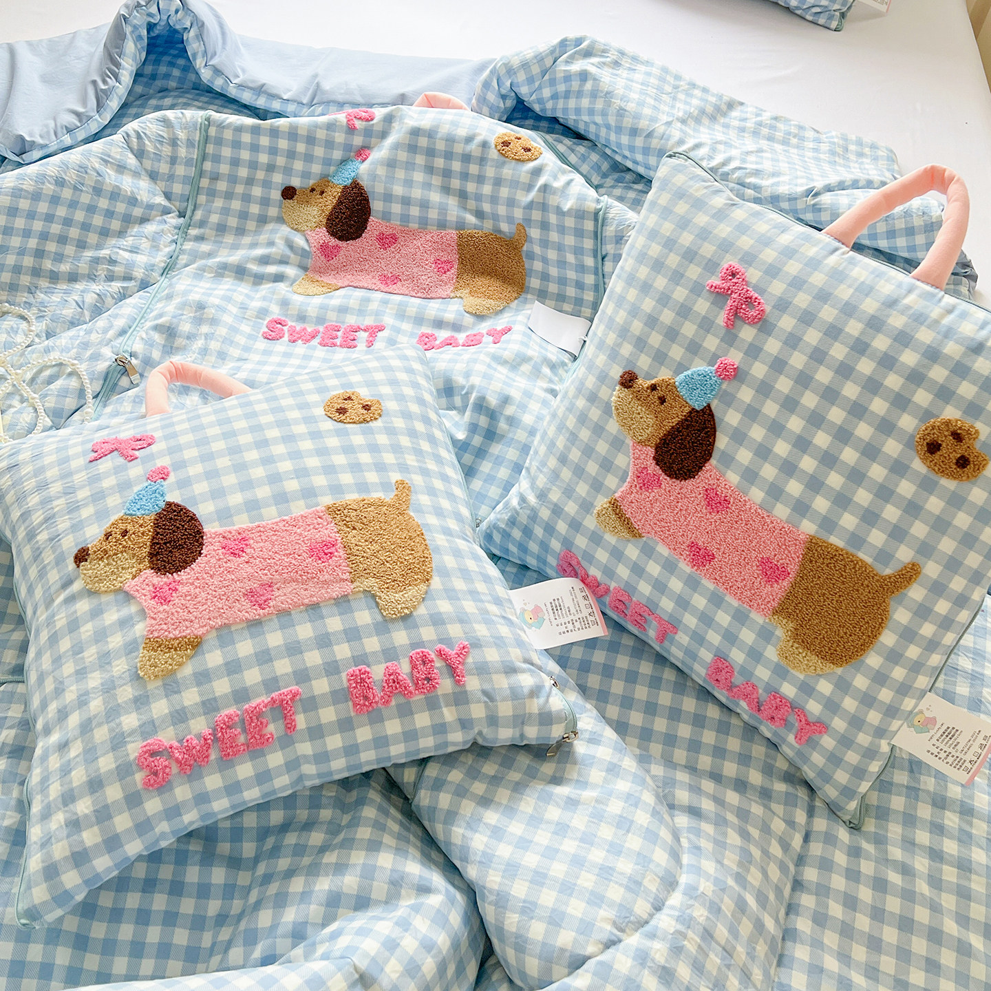 卡通腊肠狗抱枕被四季通用办公室午睡毯子可爱多功能两用汽车靠垫