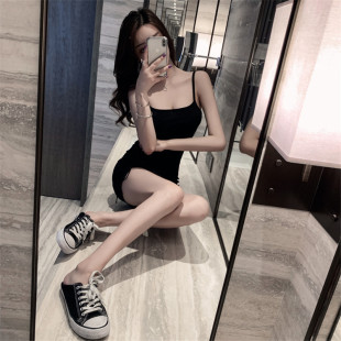 新款女士气质短裙辣妹风春秋打底黑色吊带连衣裙显瘦性感包臀裙子