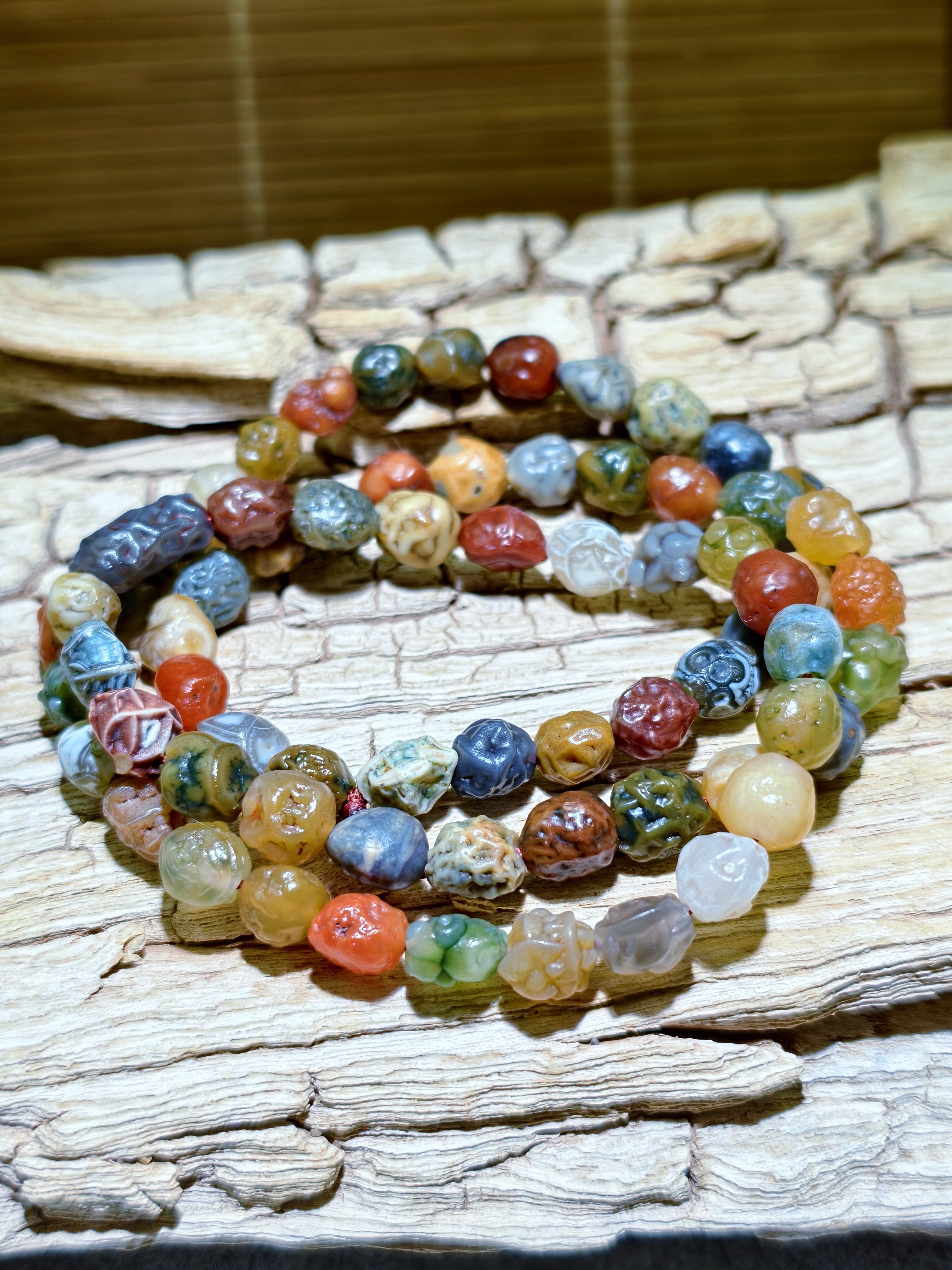 阿拉善戈壁玛瑙原石天然多彩筋脉石手串手缠