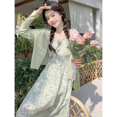 茶歇温柔风超仙裙子女春夏装大码胖mm法式碎花吊带连衣裙两件套装