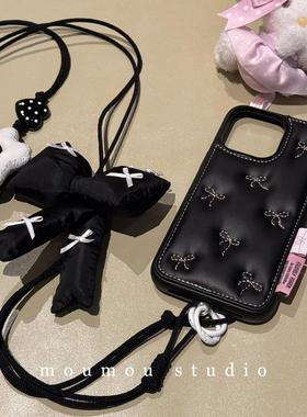 日本PAREO DOLL黑色皮革蝴蝶结适用iPhone16Promax时尚手机壳苹果15斜跨绳14/13