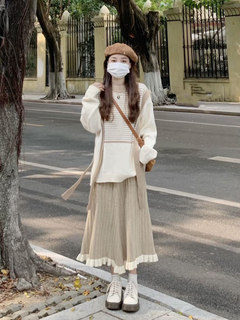 时尚套装女秋冬新款慵懒风条纹针织毛衣搭配半身裙休闲两件套奶系