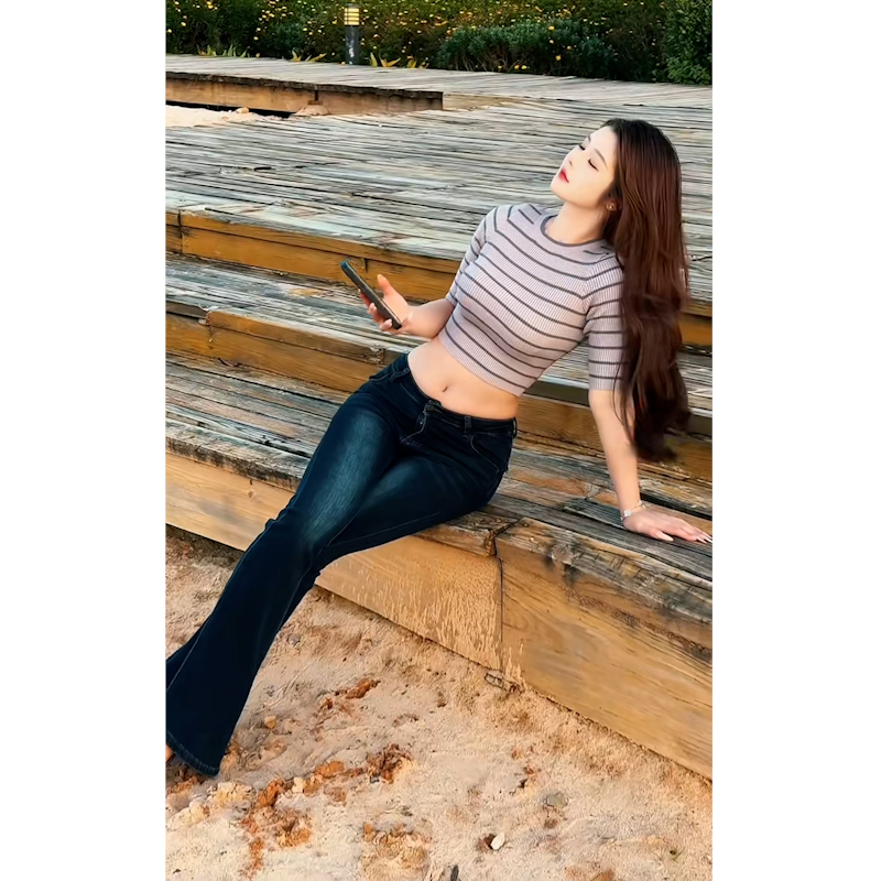 韩系简约时尚复古深蓝色微喇牛仔裤女低腰显瘦修身丰胯辣妹长裤
