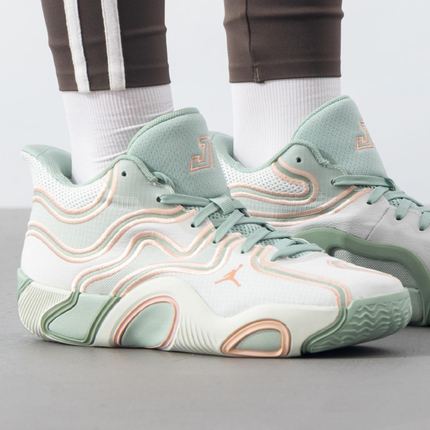 耐克男女童鞋JordanTATUM 3塔图姆3大童实战运动篮球鞋HF3136-002