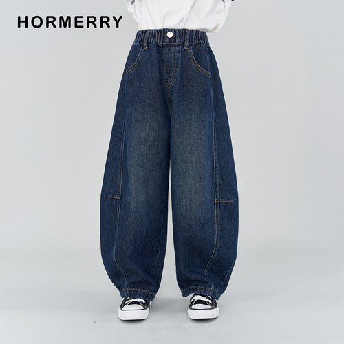 赫米童装2025秋冬新款儿童宽松大廓形弯刀牛仔裤中大童镰刀裤长裤 - 封面