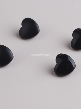 树脂黑色桃心款衬衫纽扣衬衣开衫连衣裙扣子服装配件装饰扣