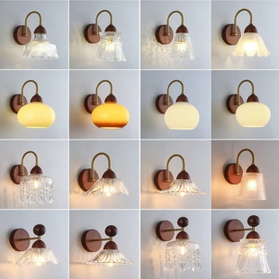 2025新款中古风壁灯卧室床头灯复古风胡桃木色法式走廊卫生间壁灯