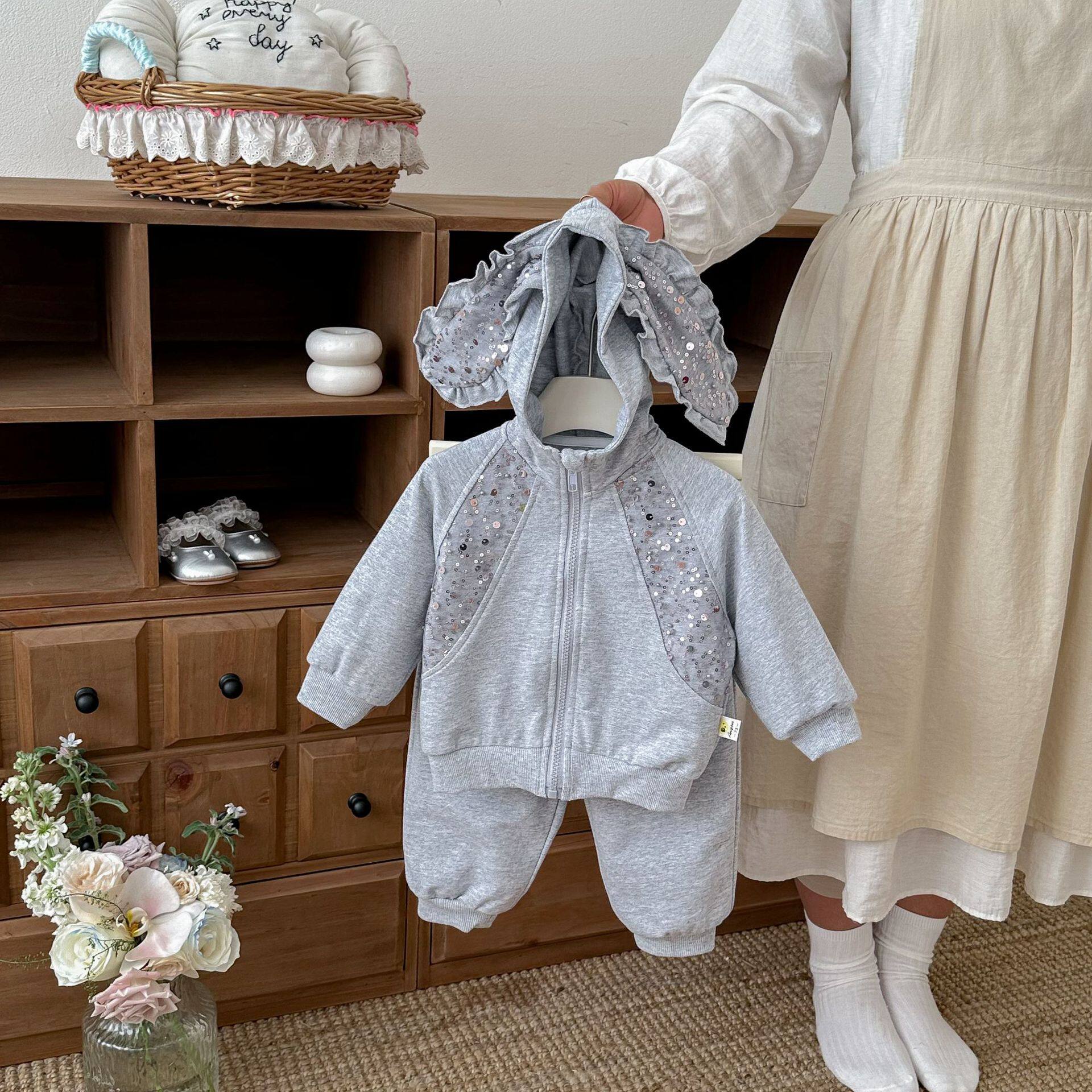 2026女宝运动套装春季新款洋气兔耳朵长袖连帽拉链卫衣卫裤两件套