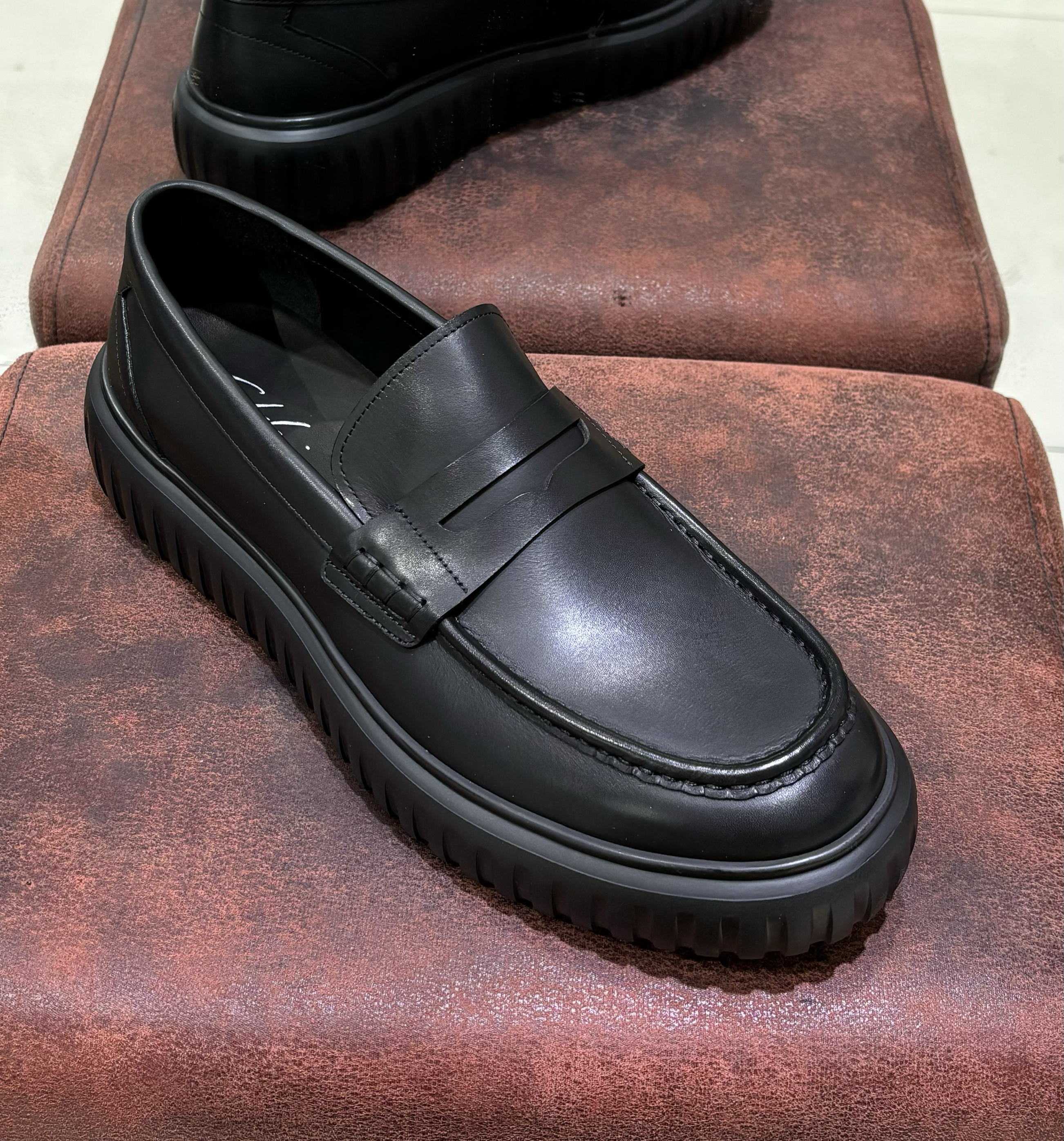 2025年高端轻奢霍根同款真皮乐福鞋男士休闲商务厚轻底胎牛皮套脚