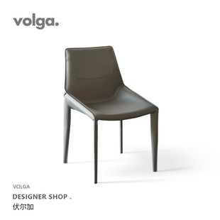 伏尔加丨马鞍椅餐椅家用餐桌椅丨2025新款灰色马鞍皮椅子轻奢高级