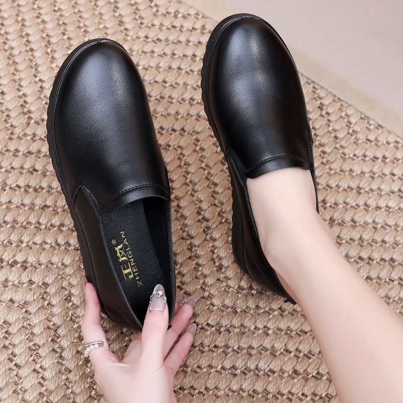 大码加绒棉鞋极简深口单鞋女皮鞋