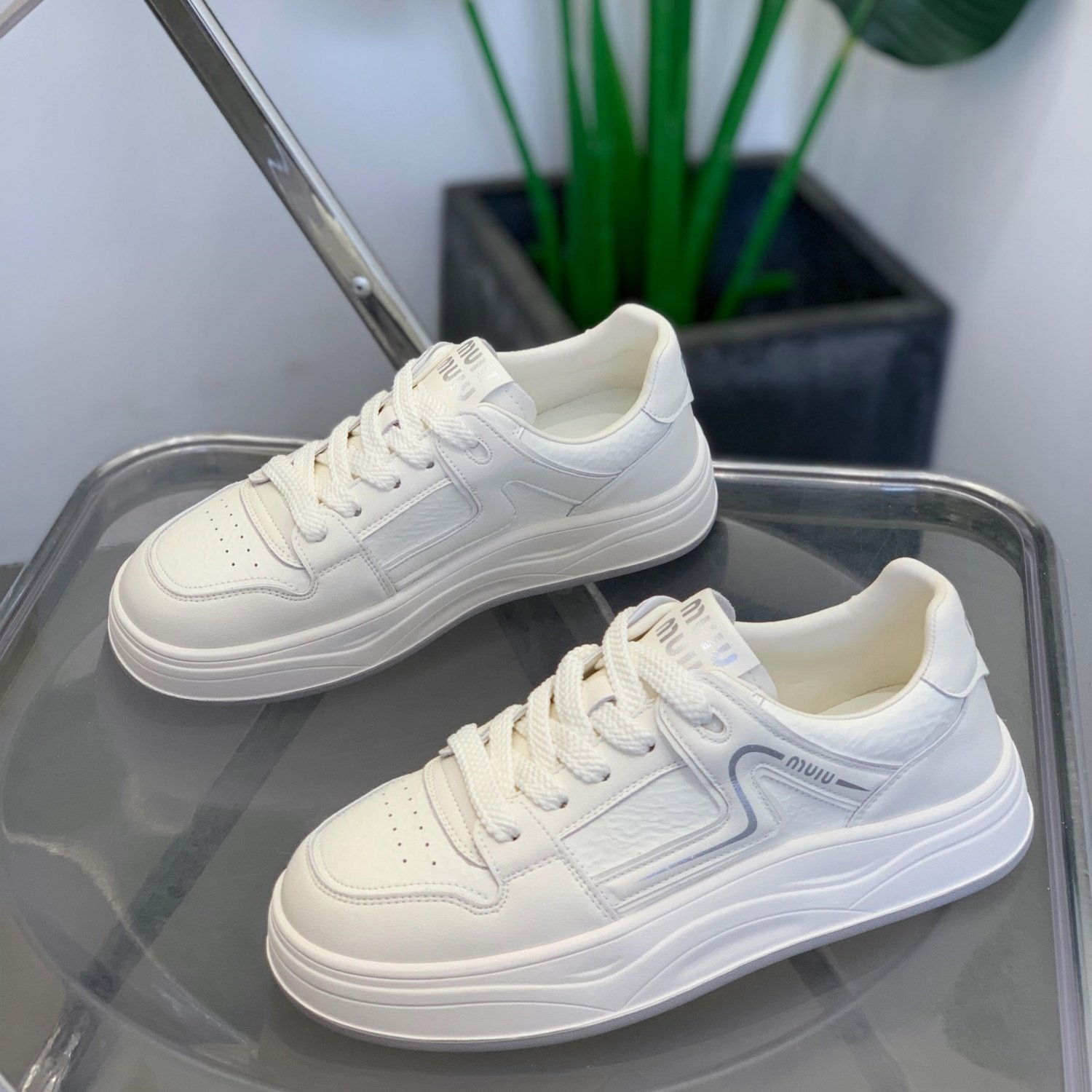 韩版平底休闲板鞋女2025夏季新款显脚小简约高级感百搭时尚小白鞋,女鞋,时尚休闲鞋,淘宝优惠券,粉丝福利购,淘宝优惠卷