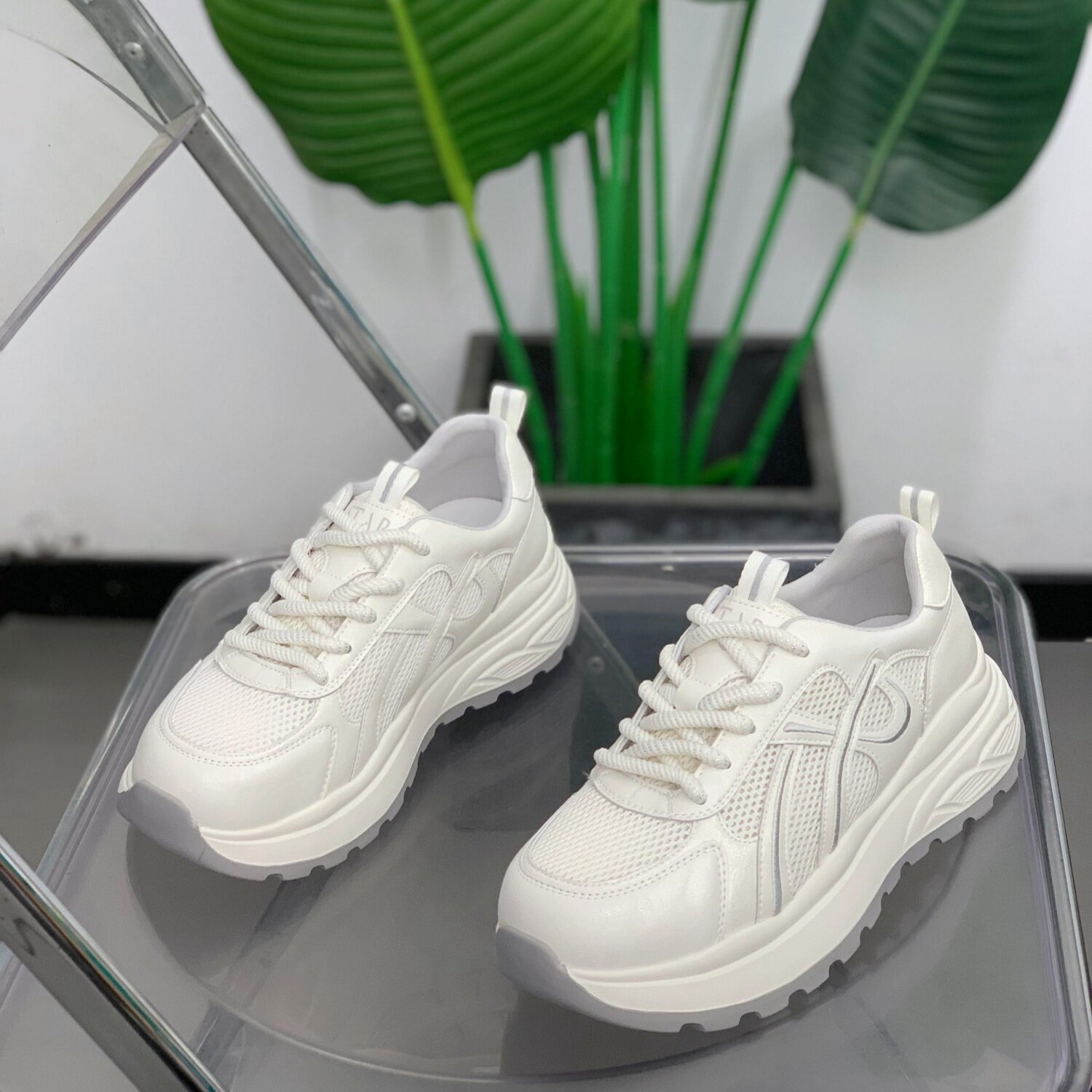 韩版厚底增高运动休闲鞋女2026年夏季轻便百搭透气显脚小老爹鞋