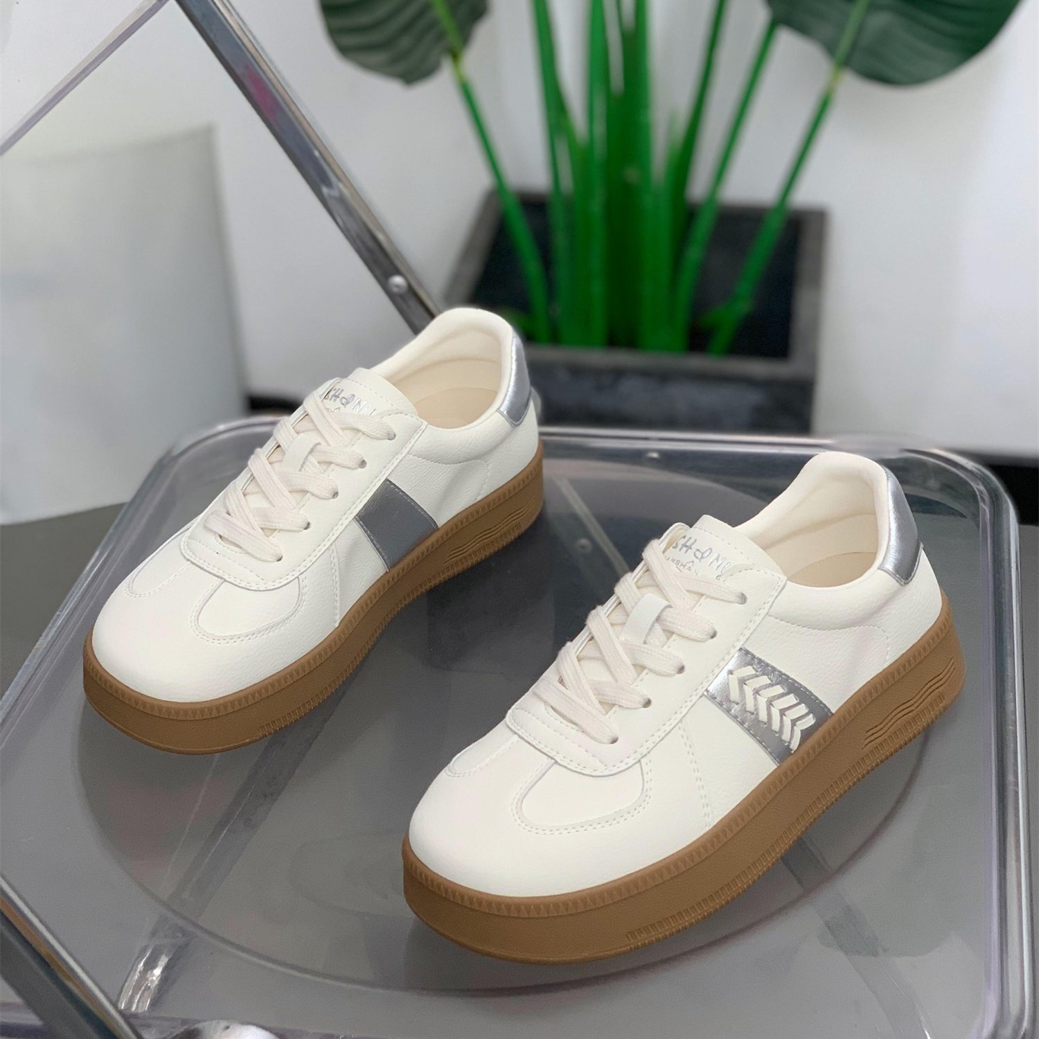 简约经典百搭厚底时尚休闲鞋女2026春季新款学生轻便舒适小白鞋,女鞋,时尚休闲鞋,淘宝优惠券,粉丝福利购,淘宝优惠卷