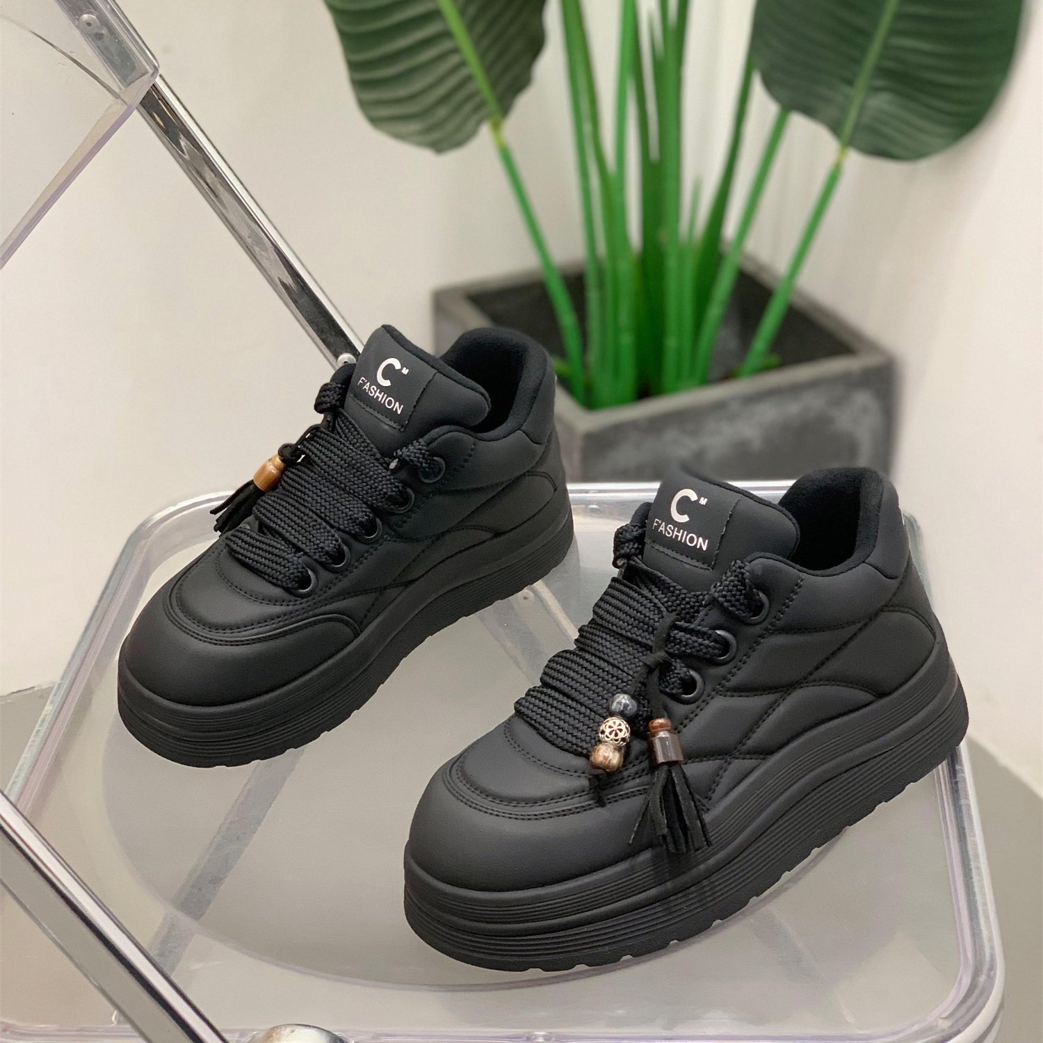 韩版时尚真皮高帮厚底显瘦小白鞋女2025秋冬新款百搭休闲系带板鞋,女鞋,时尚休闲鞋,淘宝优惠券,粉丝福利购,淘宝优惠卷