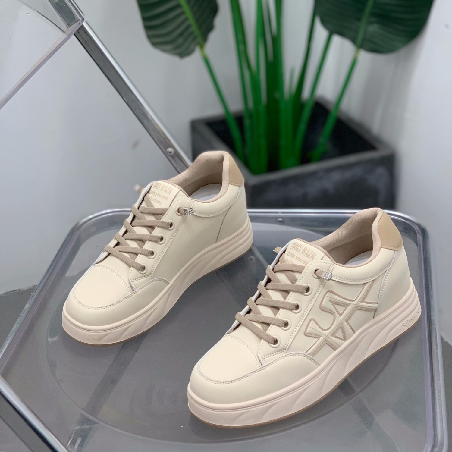 内增高小白鞋女显瘦运动休闲女鞋