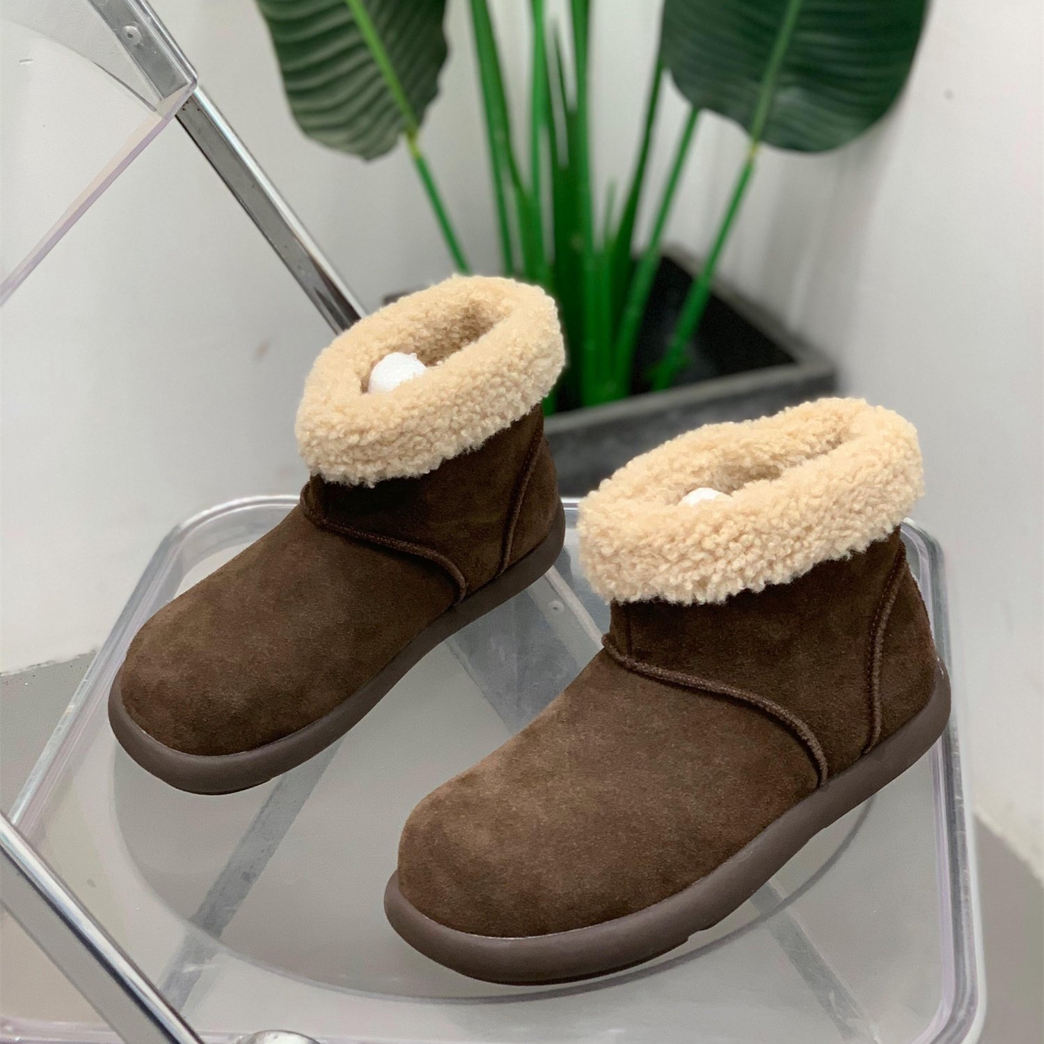 时尚百搭复古圆头简约毛毛鞋女2025秋冬新款加绒保暖轻便雪地靴