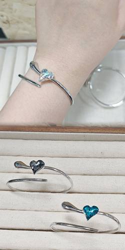 施家华子甜酷歪心蛇型女手镯