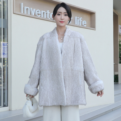 2025新款獭兔毛皮草外套女冬中长款V领整皮宽松休闲皮毛一体上衣