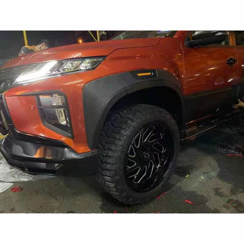 适用于19-23年三菱TRITON L200皮卡改装带灯反光片轮眉加宽挡泥板