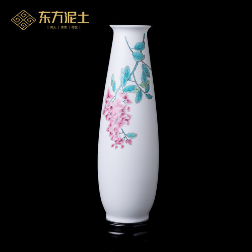 庄晓明作品《梅开吉庆》手绘花瓶