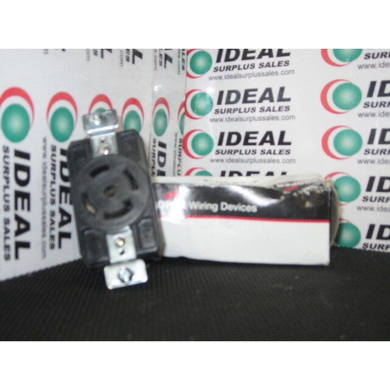 Receptáculo Cooper CWL2130R Nuevo En Caja