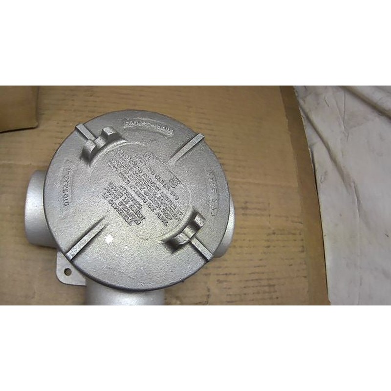 Crouse Hinds EAJT59-SA 1-1/2 英寸防爆 5 英寸管道插座盒带海湾
