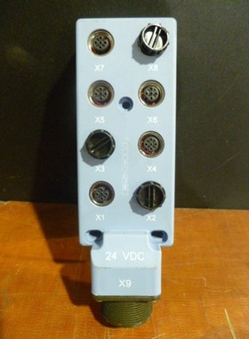 Turck 8FKS 5.4/S1812 Eurofast Multibox 8 Ports 24VDC