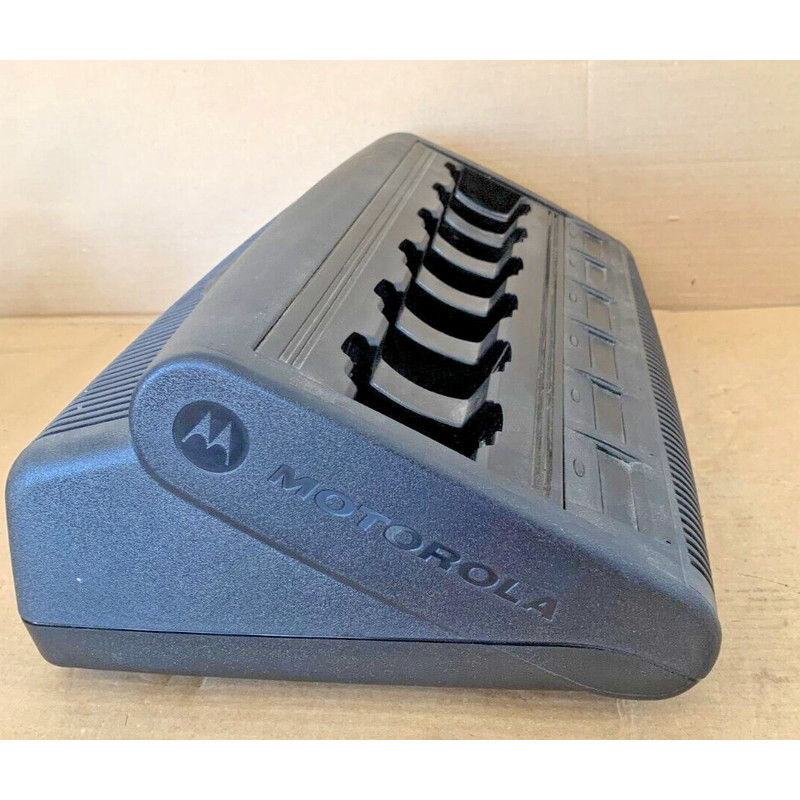 Motorola Impress WPLN41797A 4267MKH010705 6 Bay V3.90 Chargi