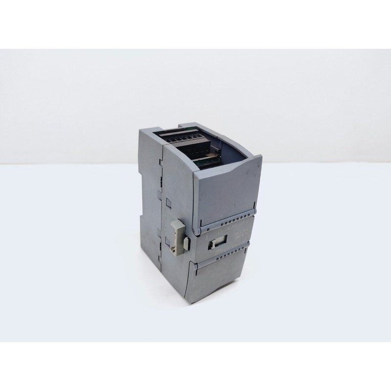 Siemens 6ES7 223-1PH30-0XB0 PLC digital input/output module