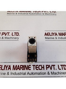 Omron H3Y-4 timer 0 to 10 sec with socket base 24VDC