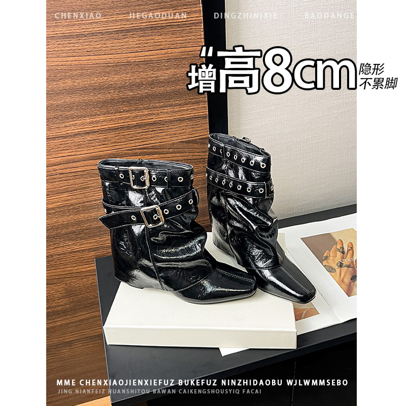 不累脚!内增高8CM黑色靴子2026冬新款方头裤管靴皮带扣短筒靴女